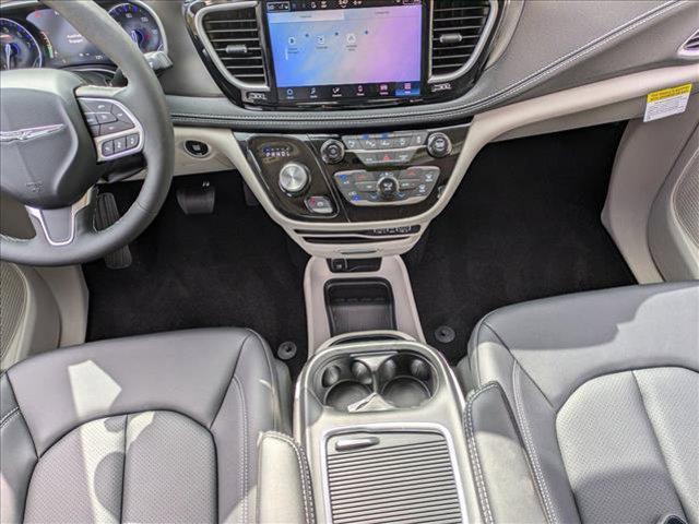 new 2024 Chrysler Pacifica car, priced at $40,695