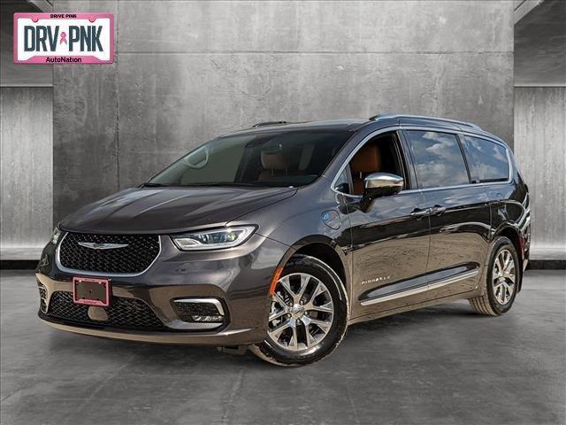 new 2023 Chrysler Pacifica Hybrid car, priced at $55,658