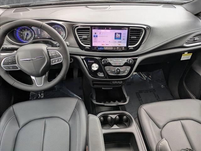 new 2025 Chrysler Pacifica car, priced at $44,940