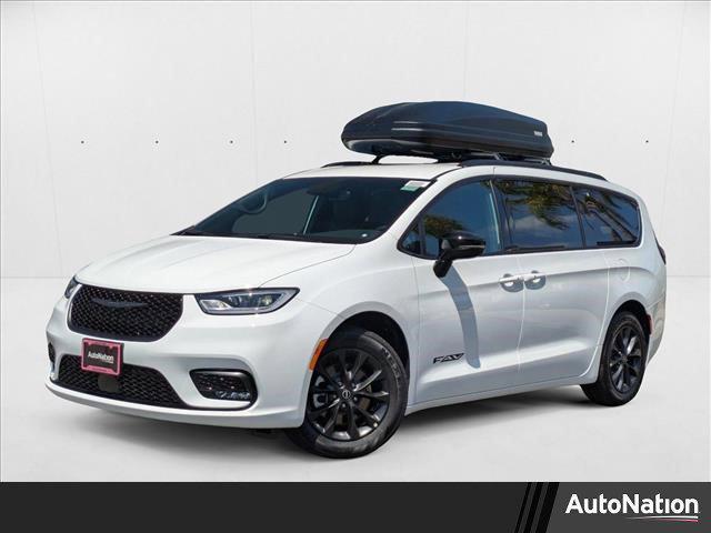 new 2025 Chrysler Pacifica car, priced at $46,370