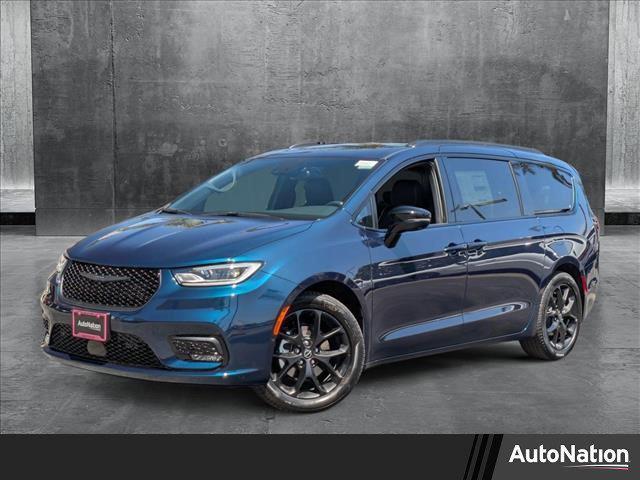 new 2025 Chrysler Pacifica car, priced at $53,340
