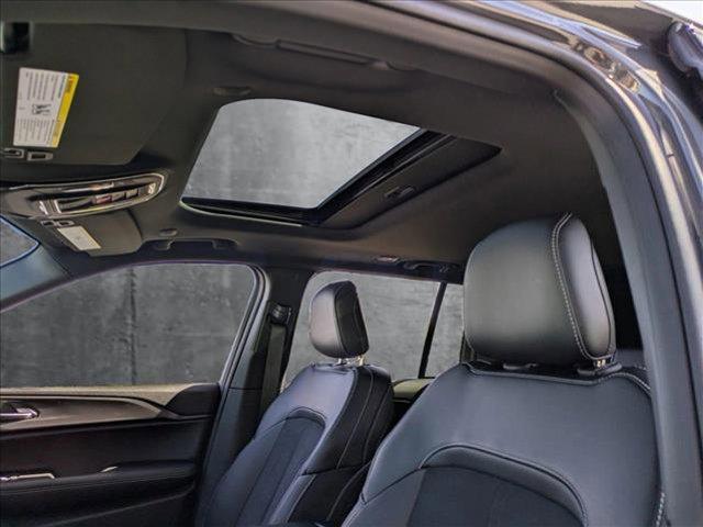 new 2025 Jeep Grand Cherokee car, priced at $45,725