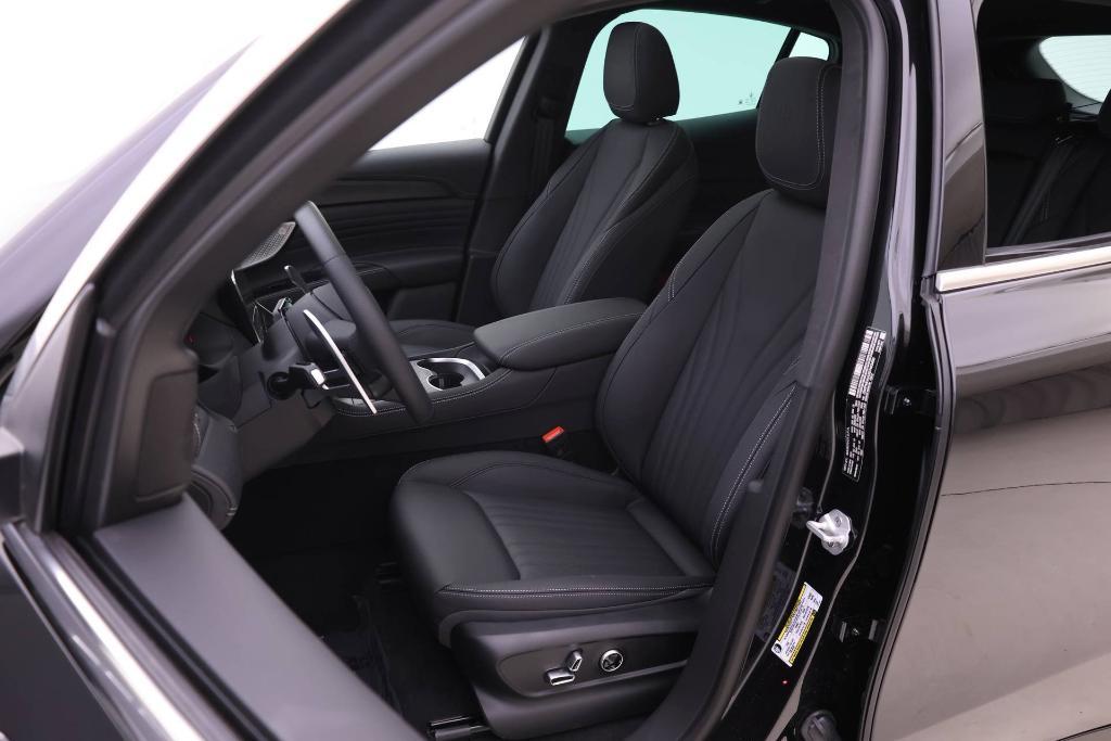 new 2025 Maserati Grecale car, priced at $82,035