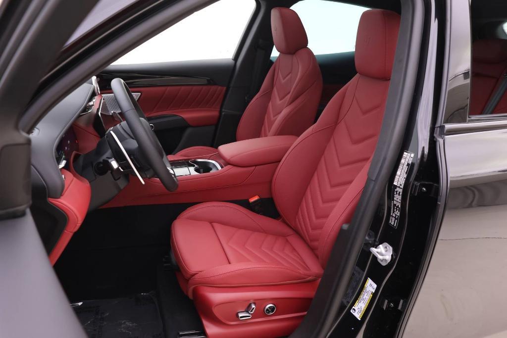 new 2025 Maserati Grecale Folgore car, priced at $82,395