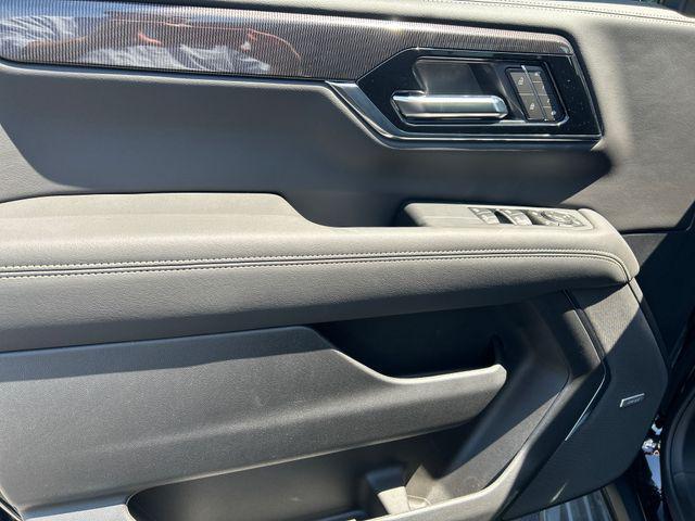 new 2025 GMC Yukon car, priced at $72,671