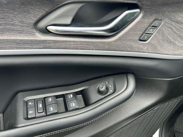 used 2024 Jeep Grand Cherokee car, priced at $39,630