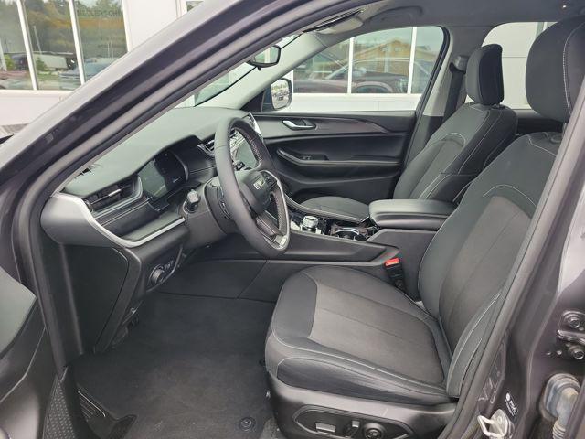 used 2023 Jeep Grand Cherokee car, priced at $26,889