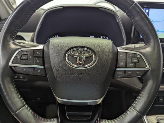 used 2021 Toyota Highlander Hybrid car, priced at $31,995