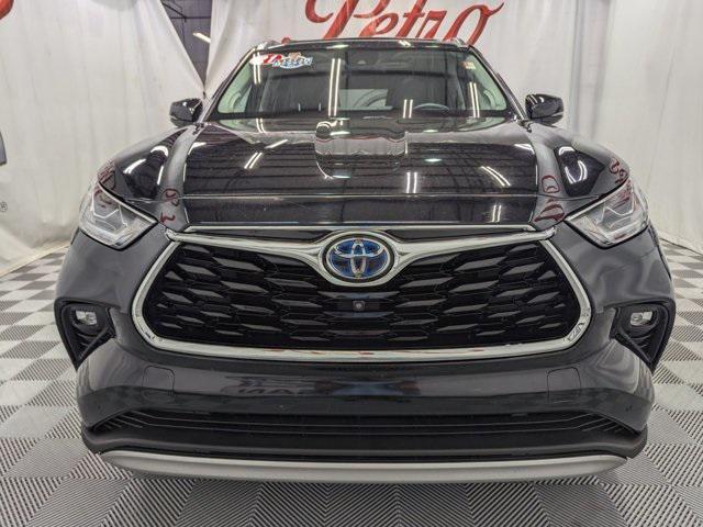 used 2021 Toyota Highlander Hybrid car, priced at $34,995