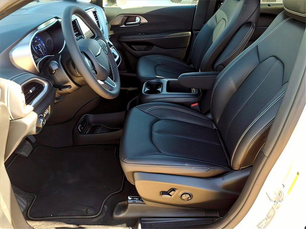 new 2026 Chrysler Pacifica car, priced at $43,500