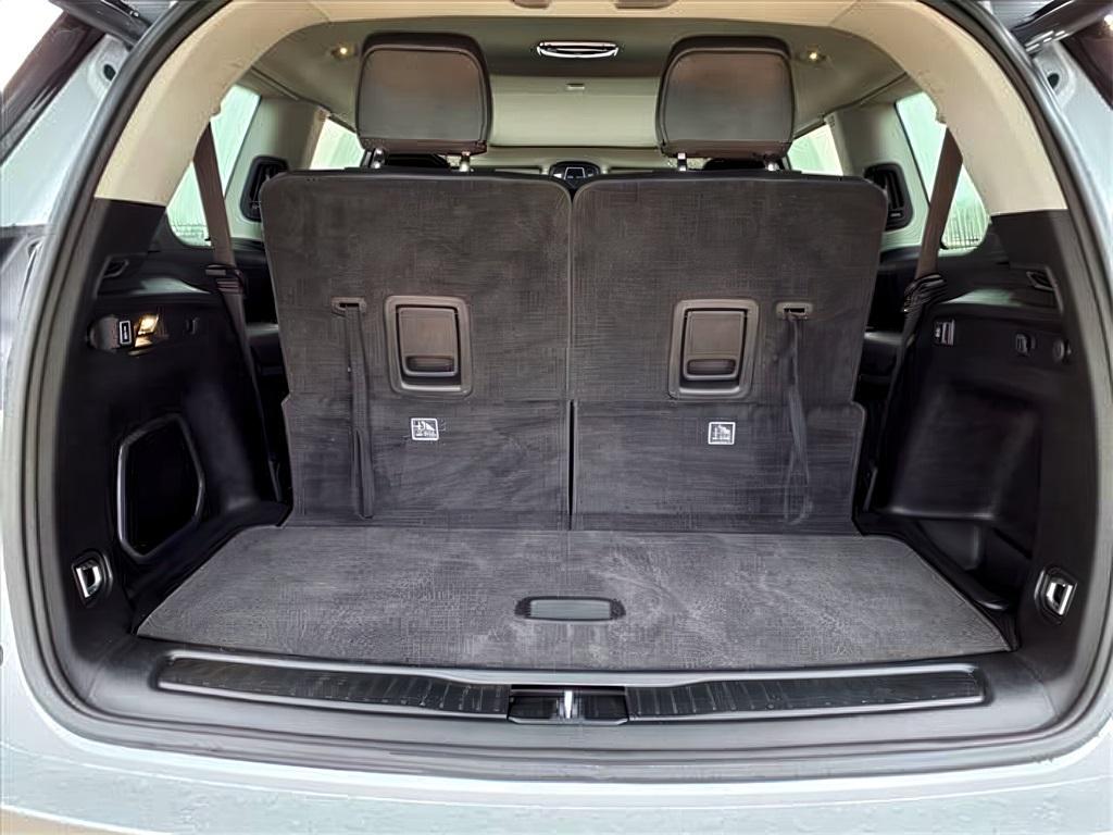 used 2021 Jeep Grand Cherokee L car, priced at $23,999