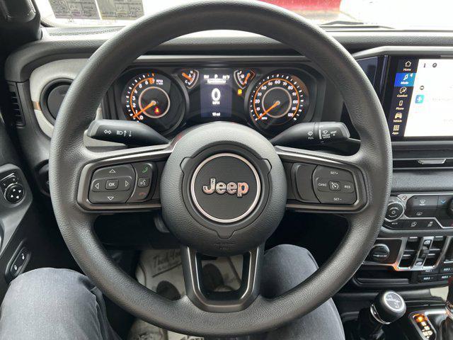 new 2025 Jeep Gladiator car, priced at $41,735