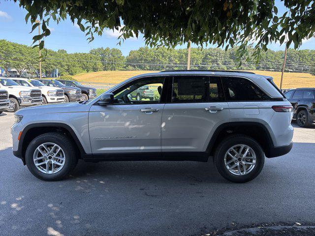 new 2025 Jeep Grand Cherokee car, priced at $40,670