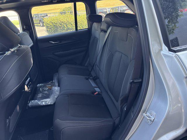 new 2025 Jeep Grand Cherokee car, priced at $40,670