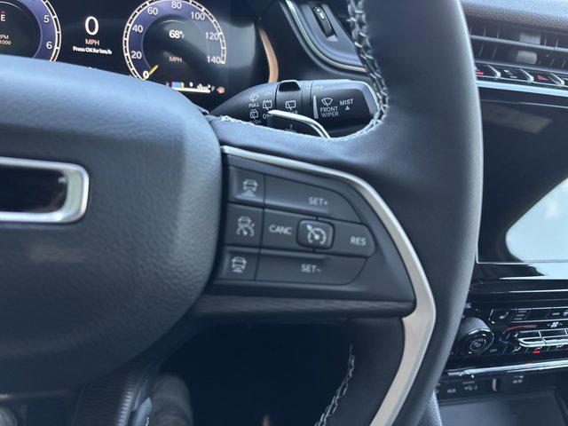 new 2025 Jeep Grand Cherokee car, priced at $40,670