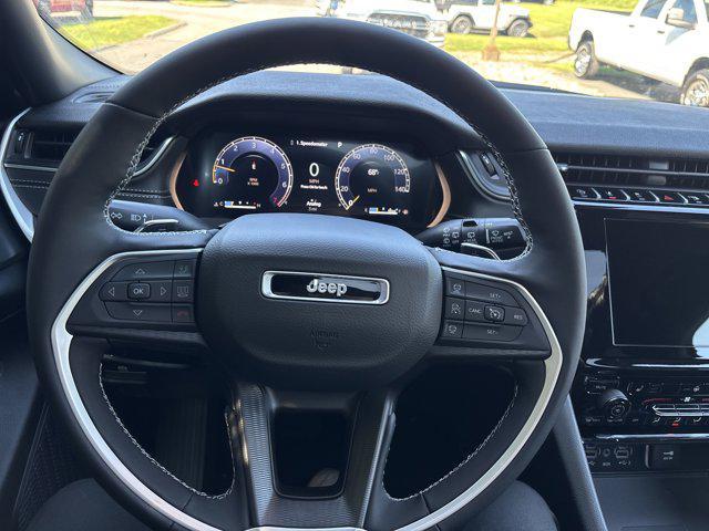 new 2025 Jeep Grand Cherokee car, priced at $40,670