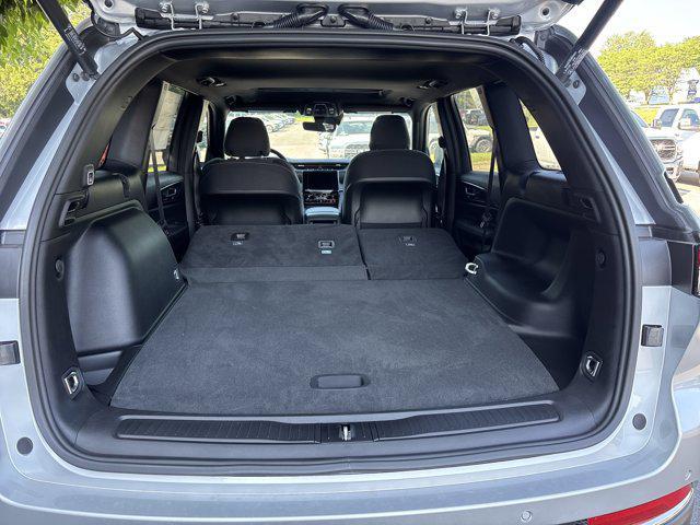 new 2025 Jeep Grand Cherokee car, priced at $40,670