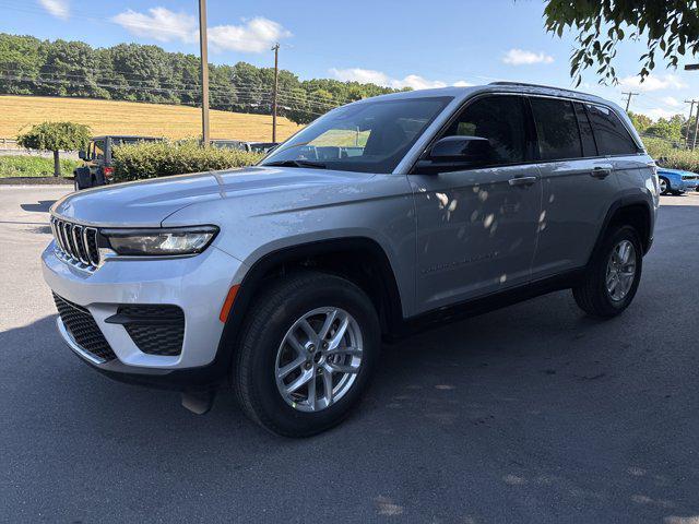 new 2025 Jeep Grand Cherokee car, priced at $40,670