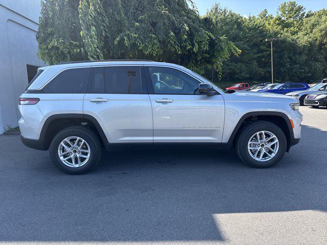 new 2025 Jeep Grand Cherokee car, priced at $40,670