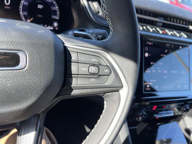 new 2025 Jeep Grand Cherokee car, priced at $40,970