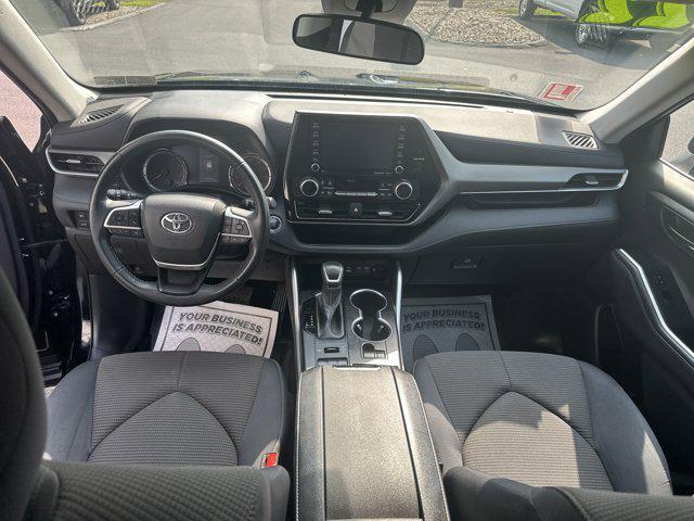 used 2022 Toyota Highlander car, priced at $31,000