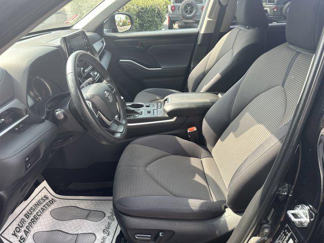used 2022 Toyota Highlander car, priced at $31,000