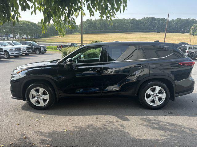 used 2022 Toyota Highlander car, priced at $31,000