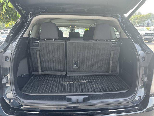 used 2022 Toyota Highlander car, priced at $31,000