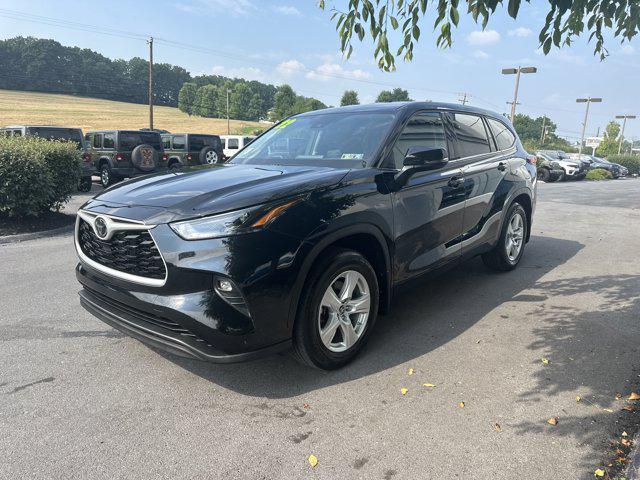 used 2022 Toyota Highlander car, priced at $31,000