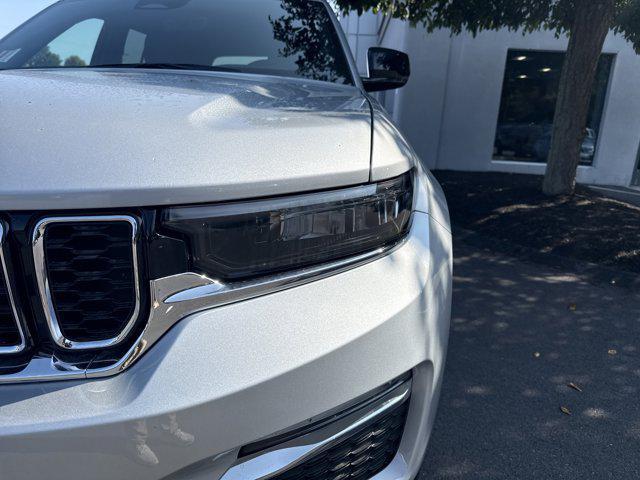 new 2025 Jeep Grand Cherokee car, priced at $43,990
