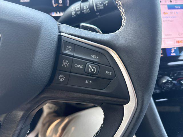 new 2025 Jeep Grand Cherokee car, priced at $43,990