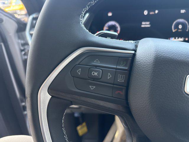 new 2025 Jeep Grand Cherokee car, priced at $43,990