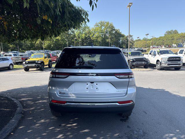 new 2025 Jeep Grand Cherokee car, priced at $43,990