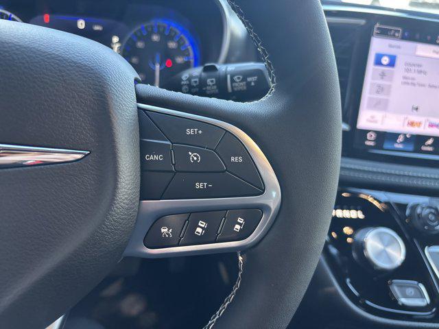 new 2025 Chrysler Pacifica car, priced at $40,725