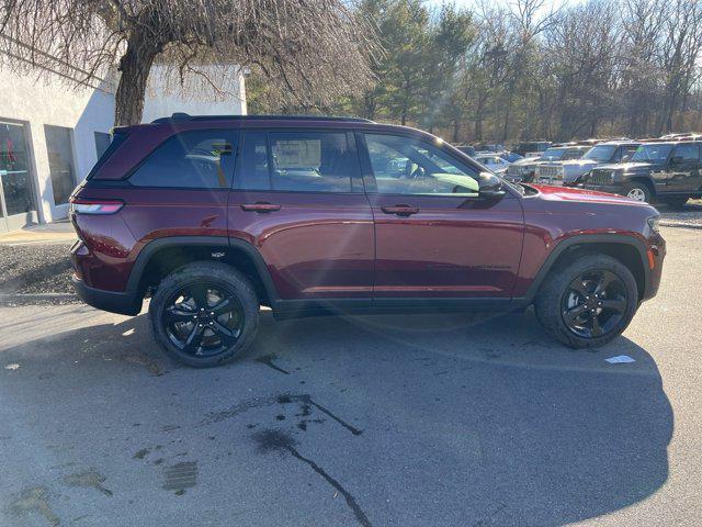 new 2025 Jeep Grand Cherokee car, priced at $43,675