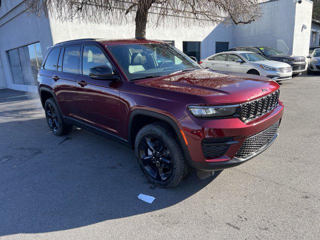 new 2025 Jeep Grand Cherokee car, priced at $43,675