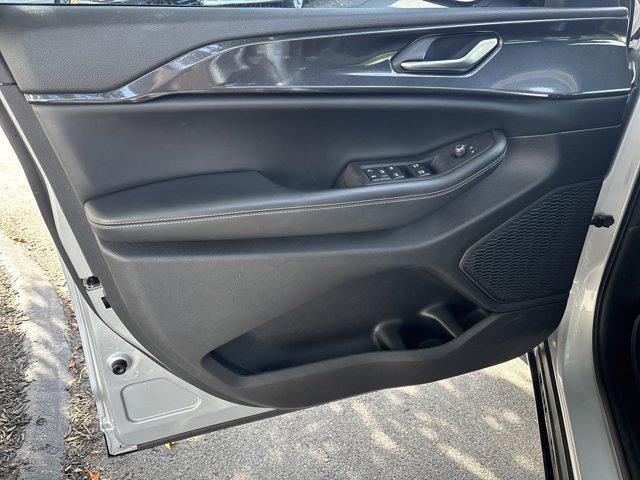 used 2023 Jeep Grand Cherokee L car