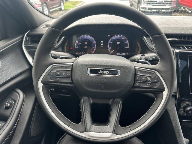 new 2025 Jeep Grand Cherokee car, priced at $42,165