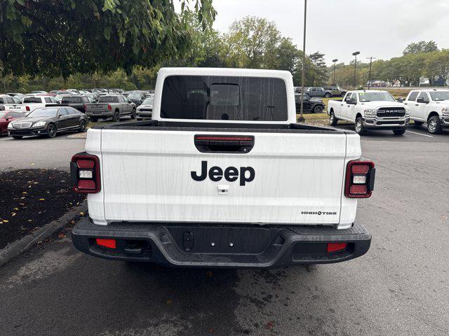 new 2025 Jeep Gladiator car, priced at $47,800