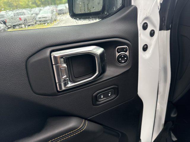 new 2025 Jeep Gladiator car, priced at $47,800