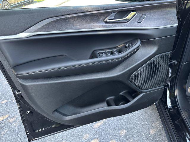 new 2025 Jeep Grand Cherokee L car, priced at $53,755