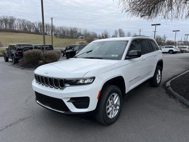 new 2025 Jeep Grand Cherokee car, priced at $39,870