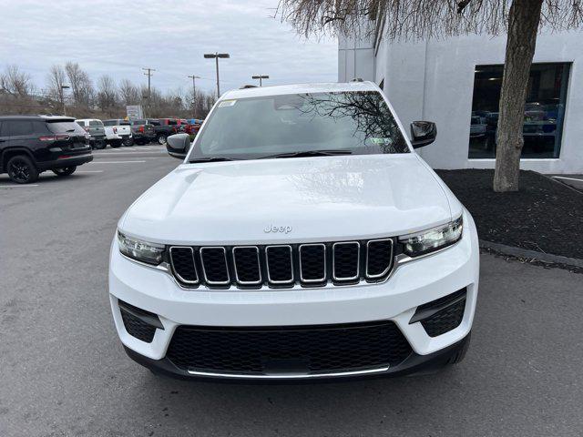 new 2025 Jeep Grand Cherokee car, priced at $39,870