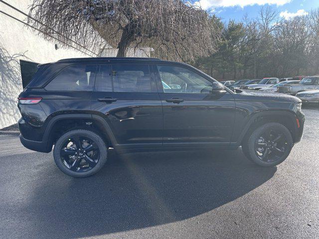 new 2025 Jeep Grand Cherokee car, priced at $55,460