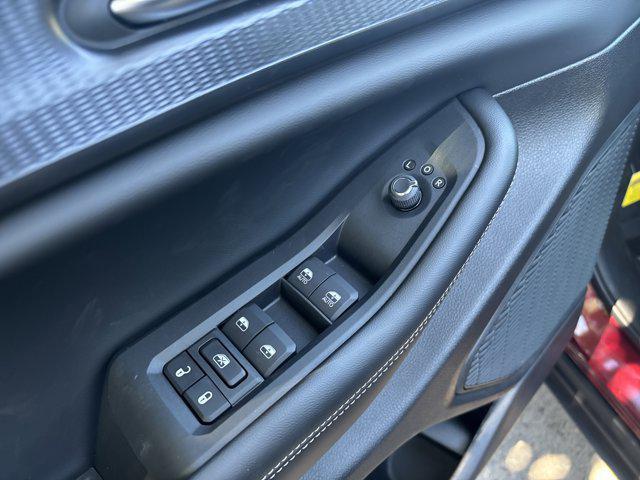 new 2025 Jeep Grand Cherokee car, priced at $40,670