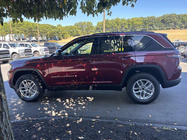 new 2025 Jeep Grand Cherokee car, priced at $40,670