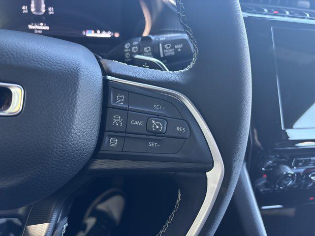 new 2025 Jeep Grand Cherokee car, priced at $40,670