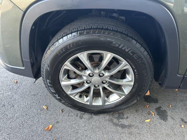 used 2019 Jeep Cherokee car, priced at $17,000