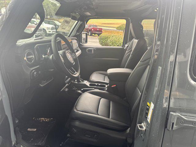 new 2025 Jeep Gladiator car, priced at $47,895