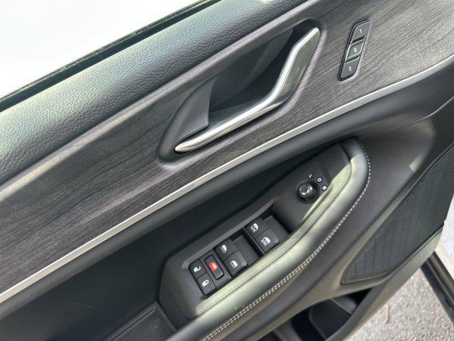 new 2025 Jeep Grand Cherokee car, priced at $51,565